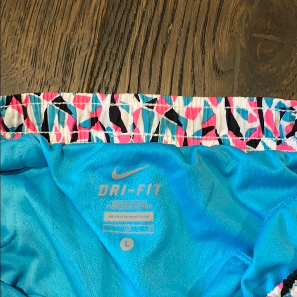 Two Pairs of girls nike shorts - Picture 6 of 6